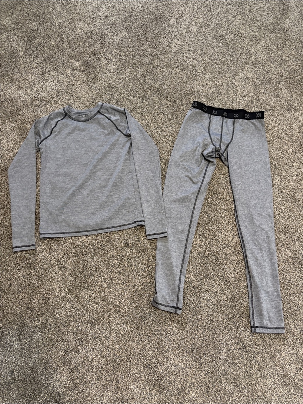Boys Gray Long Sleeve Thermal Base Layer Size Large 12/14